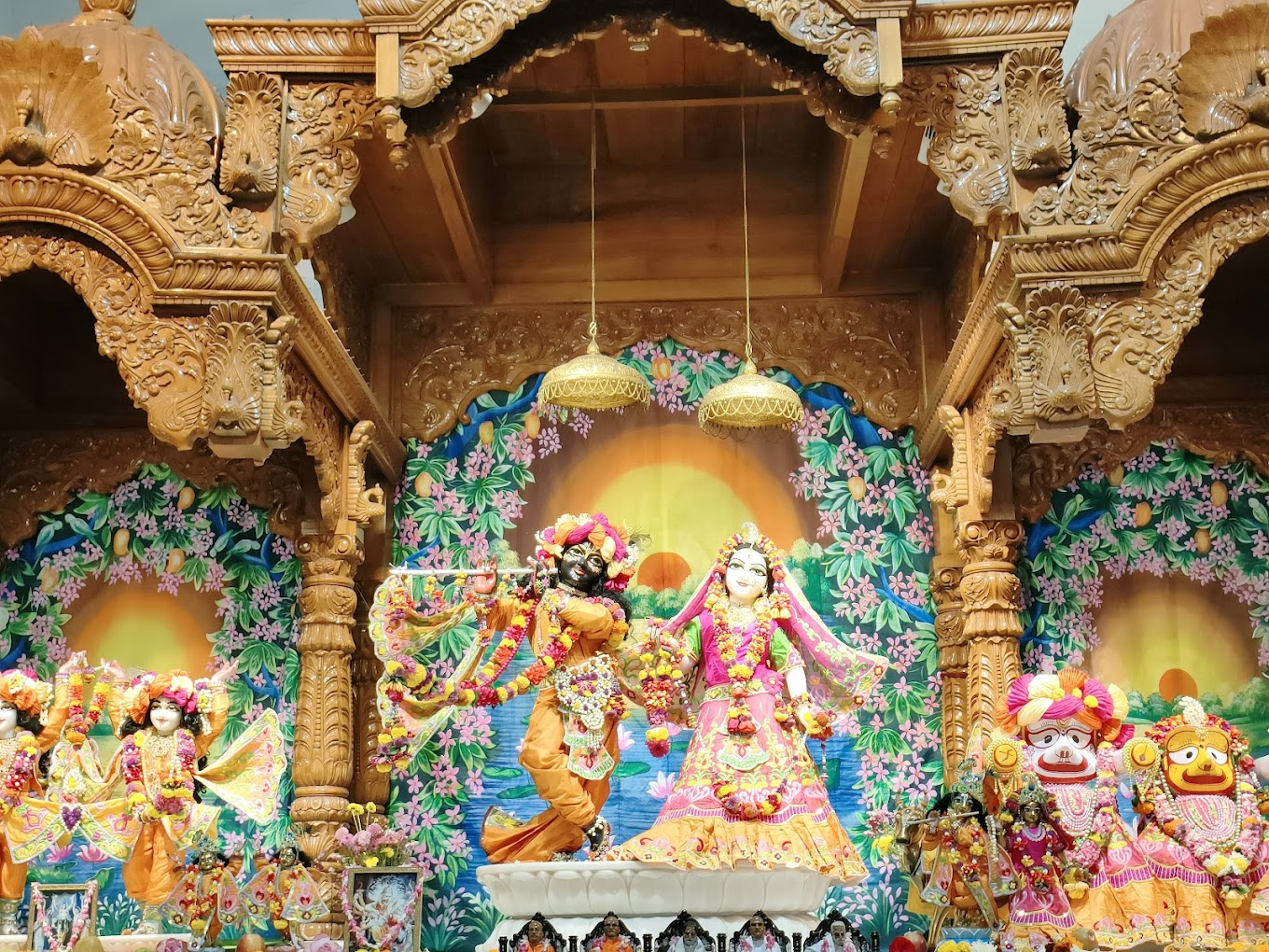 Iskcon Temple Noida Timings, Ticket Price, Nearest Metro Station, Aarti Timings, Photos, Location, and Reviews